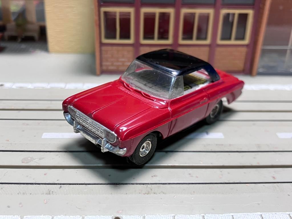 Faller AMS Ford Taunus 20M rood met zwart blokmotor B4, Ophalen of Verzenden, Zo goed als nieuw, Overige merken