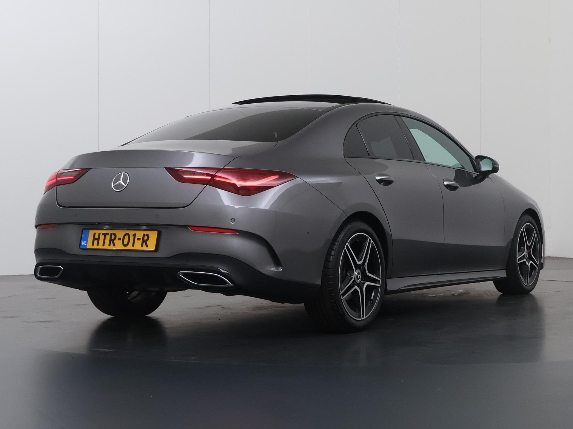 Mercedes-Benz CLA-klasse 180 Star Edition AMG Line | Panoram, Auto's, 136 pk, Gebruikt, 4 cilinders, Origineel Nederlands