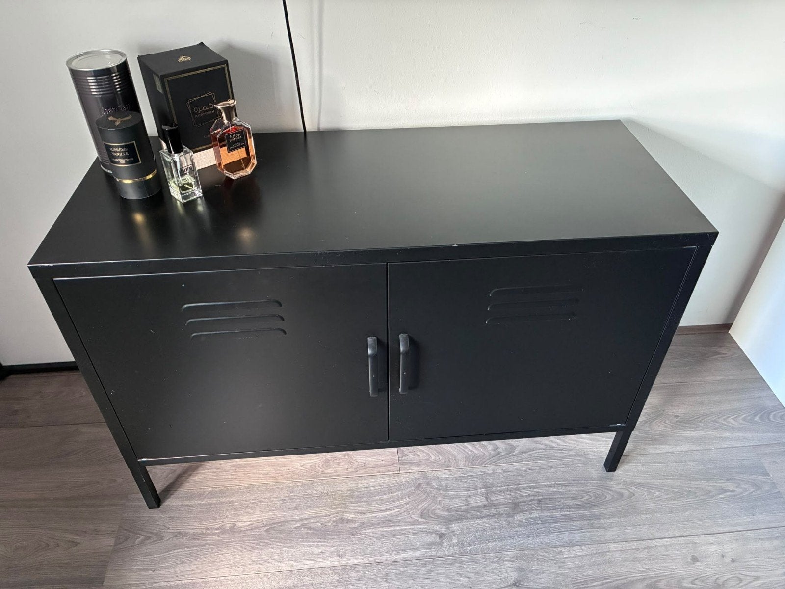 Zwart metalen kastje - industrieel design, Ophalen, Gebruikt