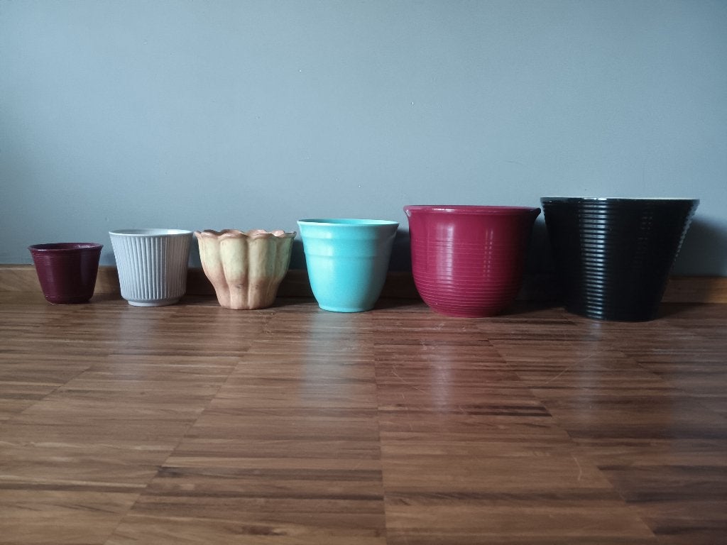 Set van 6 puntgave retro bloempotten, Rond, Binnen, Ophalen of Verzenden, Zo goed als nieuw