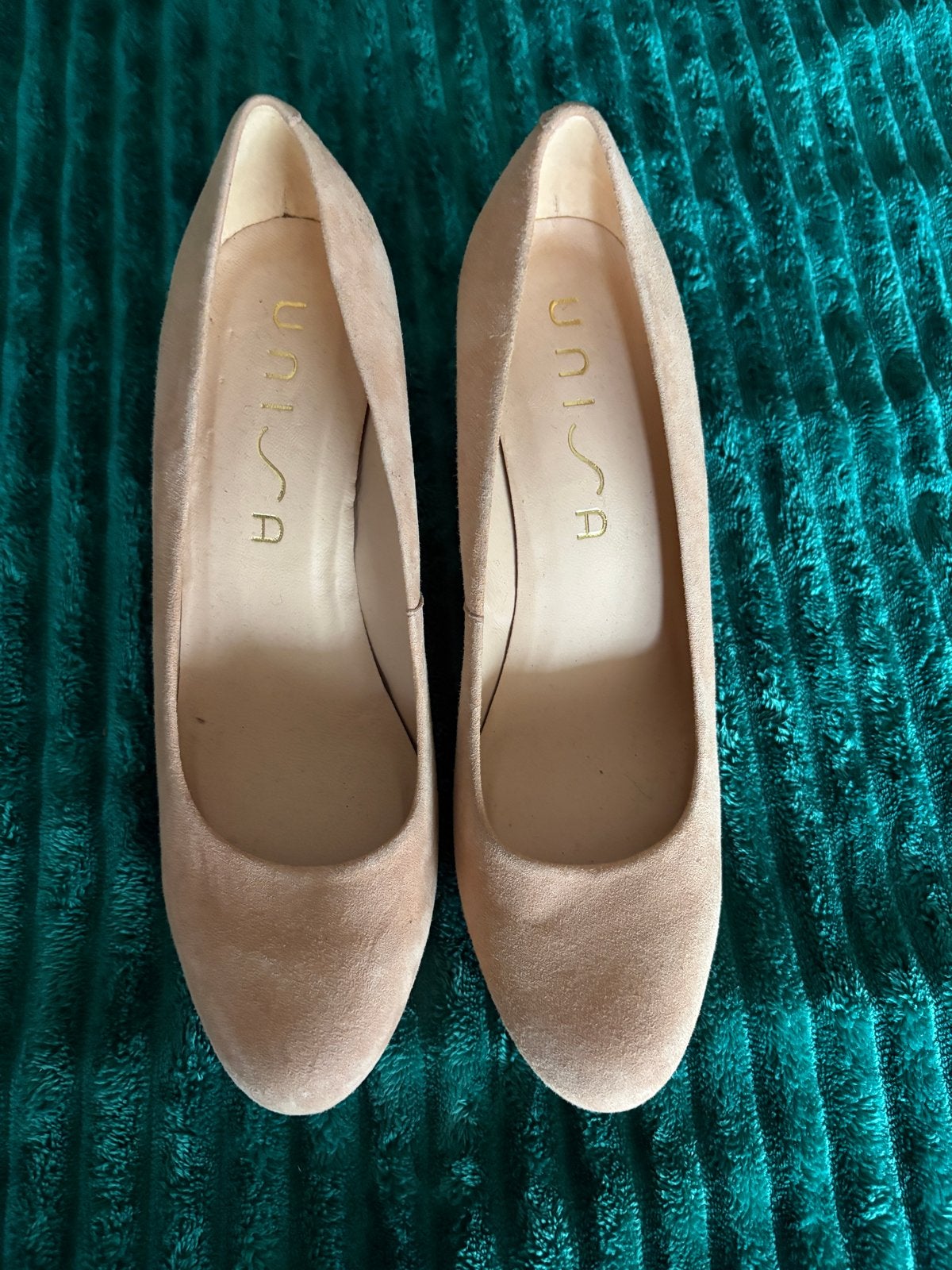 Unisa pumps maat 42 suède - Nooit gedragen, Kleding | Dames, Schoenen, Nieuw, Pumps, Ophalen of Verzenden