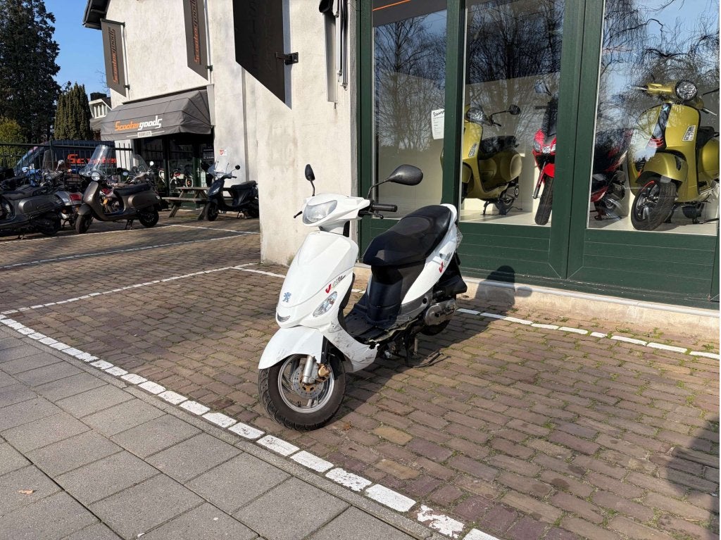 Peugeot V-Clic | Brom | 2012 | Opknapper, Eapode@peugeot-motorcycles.fr, Gebruikt, Overige modellen, Maximaal 45 km/u