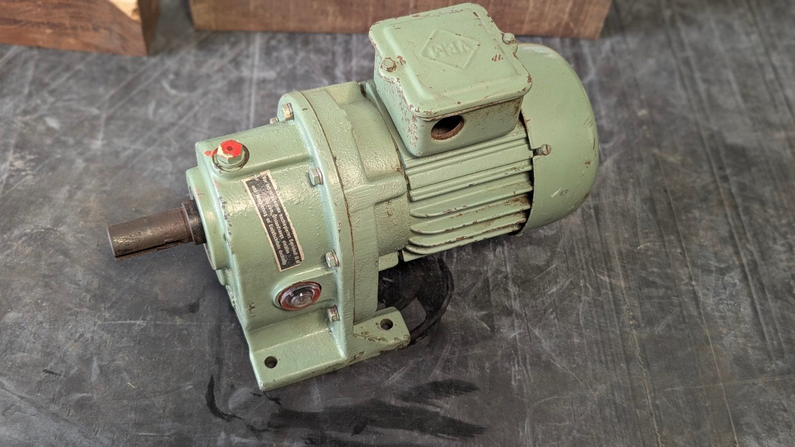 -VEM Elektor motor met vertragingingskast, Doe-het-zelf en Verbouw, Motoren, Ophalen