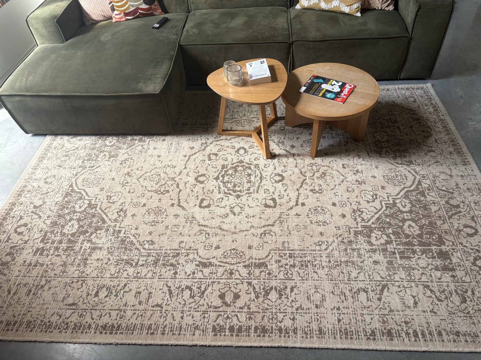Groot vloerkleed 200x300cm - Beige/Bruin, Gebruikt, Huis en Inrichting, Ophalen, Gebruikt, Beige, 200 cm of meer