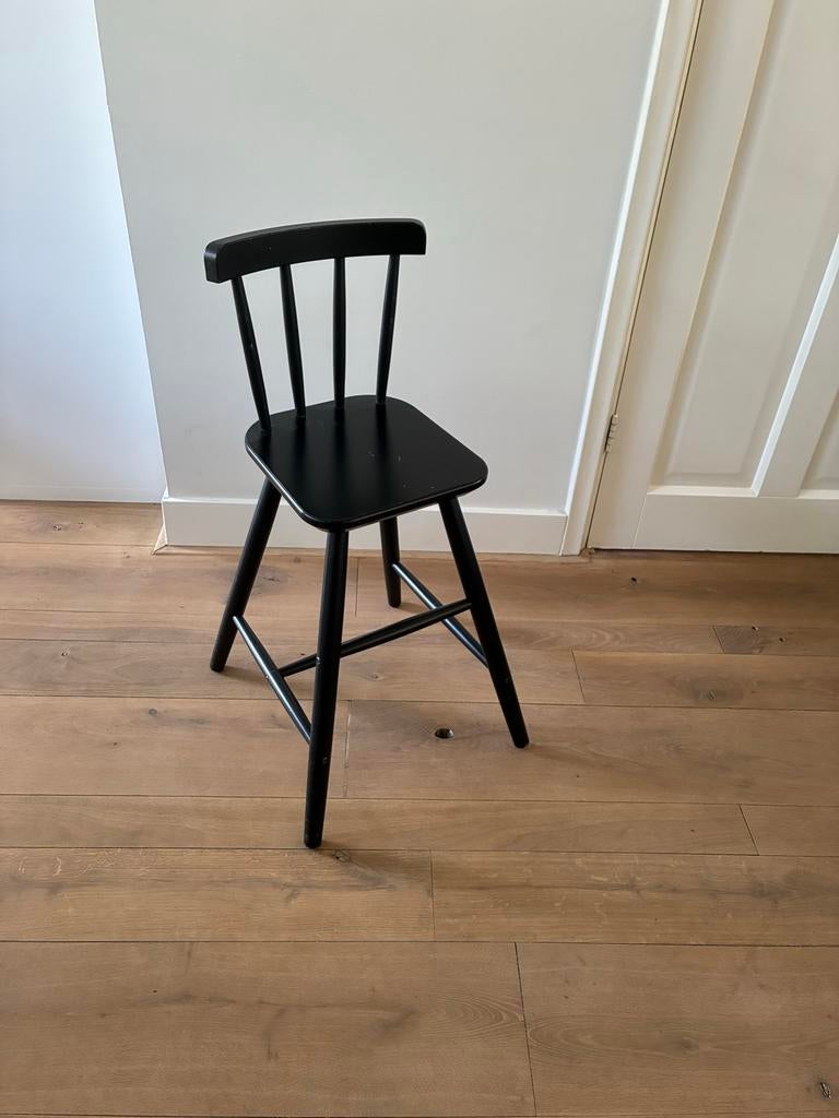 Zwarte houten kruk/stoel, Ophalen, Gebruikt, Zwart, Eén