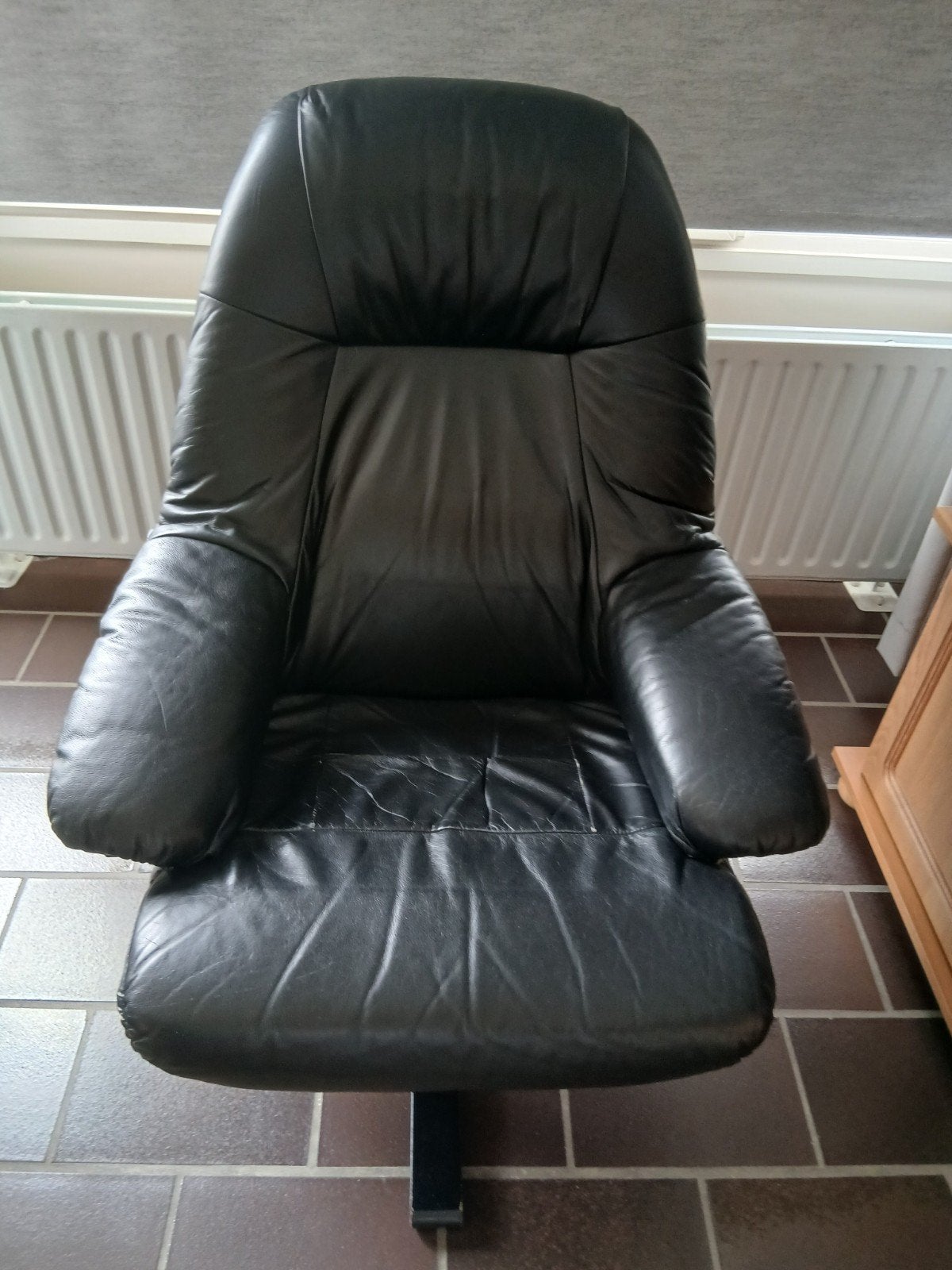 Zwarte leren relaxstoel - Gebruikt, Huis en Inrichting, Stoelen, Ophalen, Modern, Comfortabel, Gebruikt, Zwart