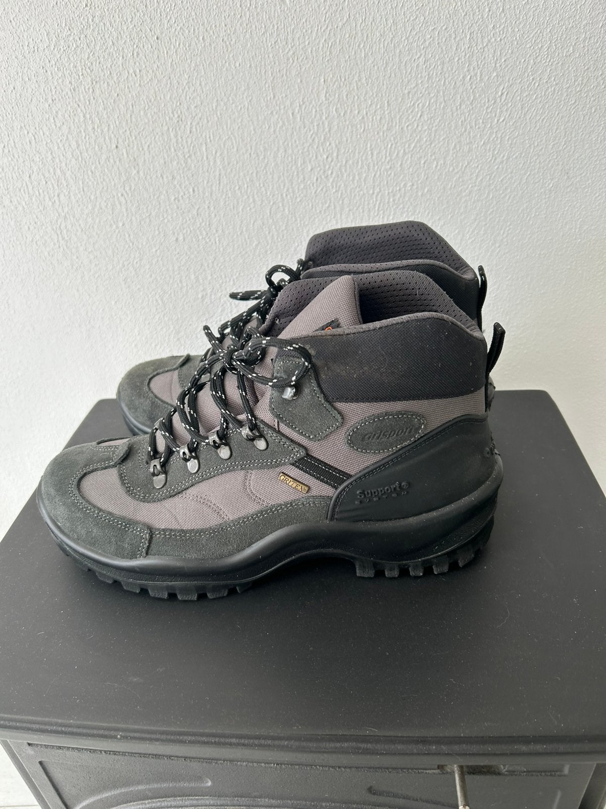 Grisport berg/wandelschoenen nieuwstaat, Ophalen, Zo goed als nieuw, Schoenen
