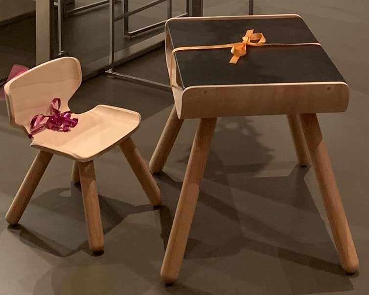 Houten bureauset Plan Toys - met krijtbord, Ophalen, Zo goed als nieuw, Hout
