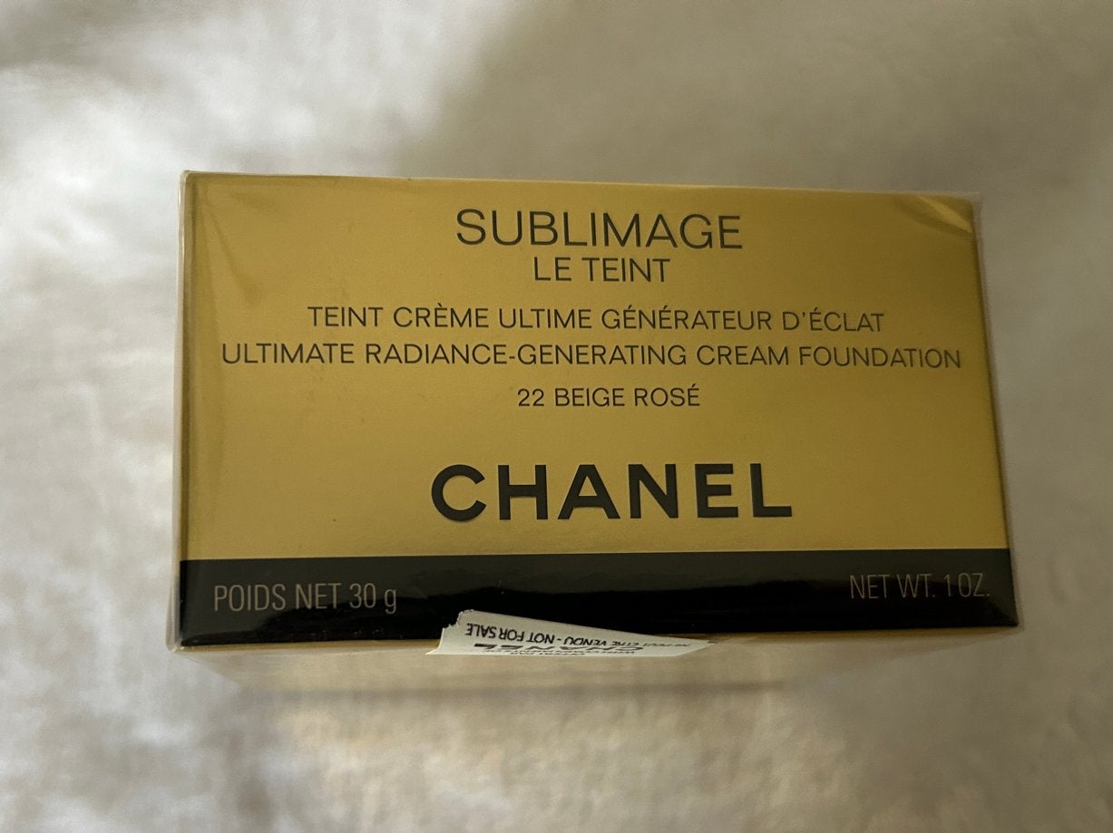 CHANEL Sublimage Le Teint Foundation 22 Beige Rosé, Ophalen of Verzenden, Nieuw, Gehele gezicht, Camouflage
