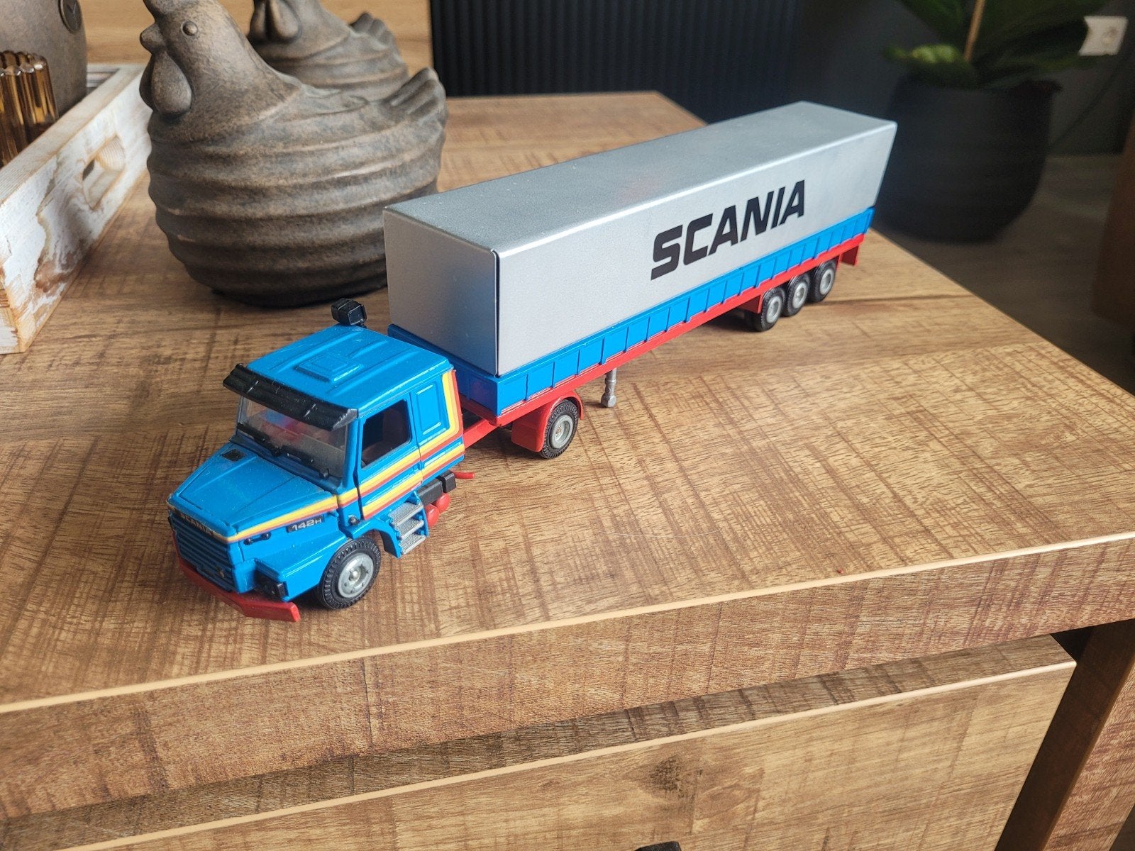 twee scania.s met demo oplegger, Tekno, Zo goed als nieuw, Tekno, Bus of Vrachtwagen