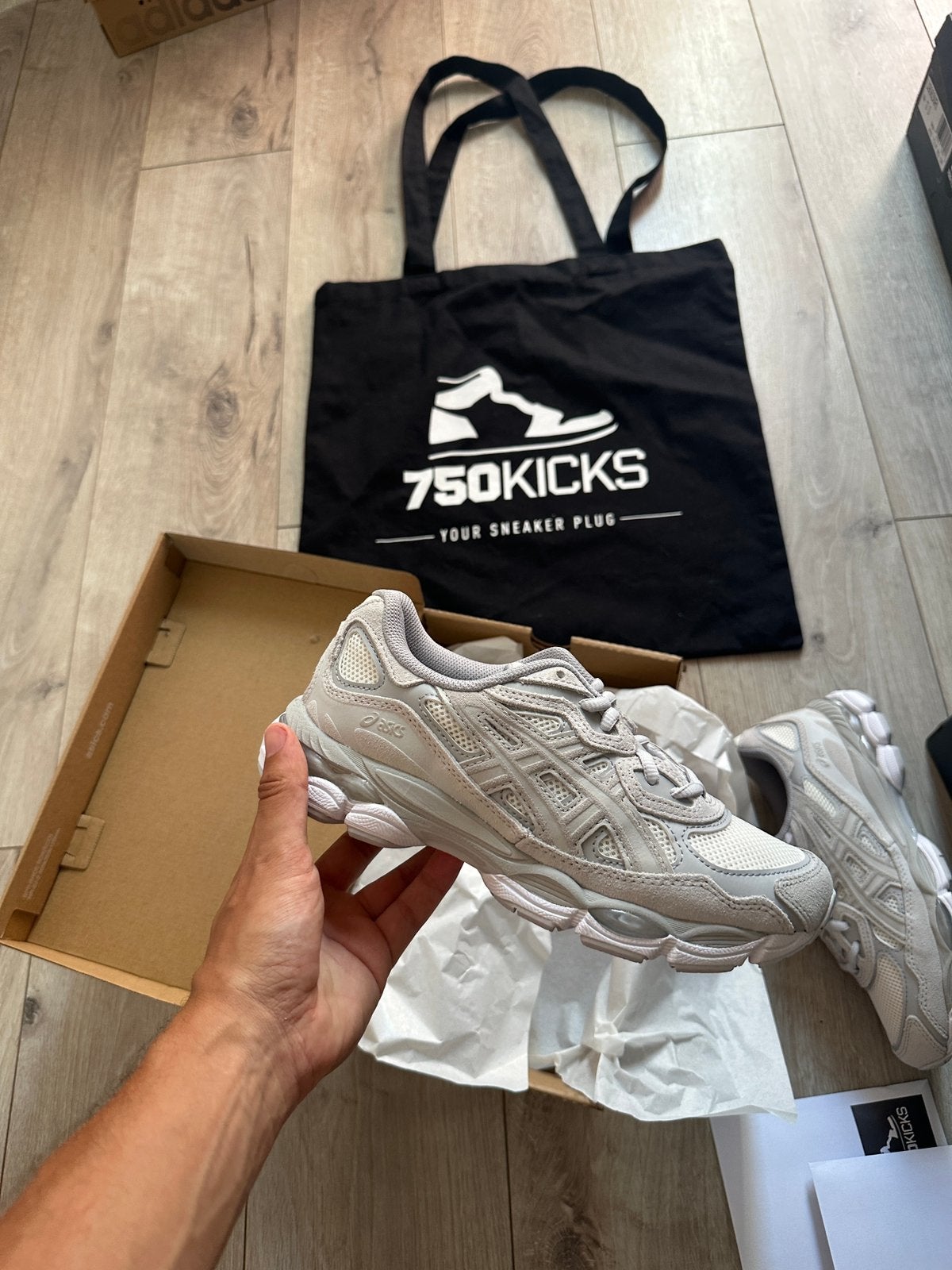 Asics Gel-NYC Cream Cloud Grey Maat EU38 1203A663-101, Nieuw, Ophalen of Verzenden, Grijs, A