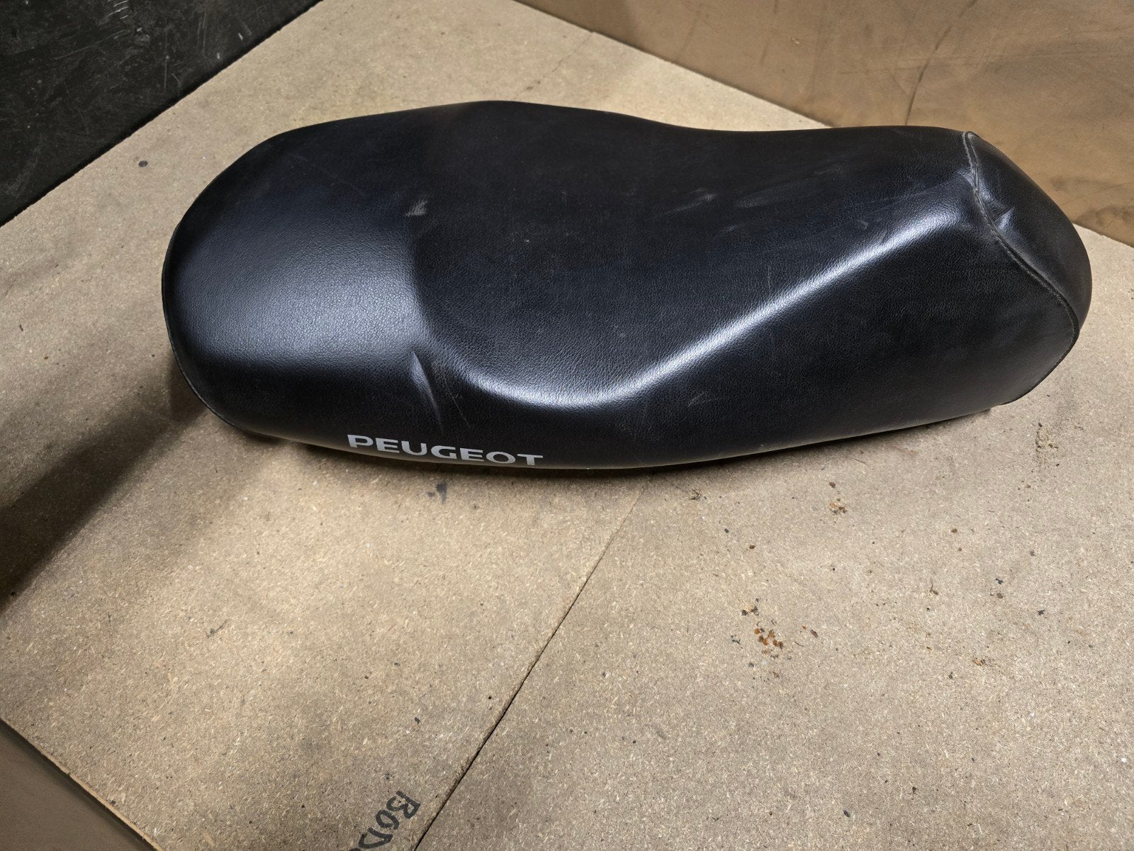 peugeot ludix zadel met slot, Ophalen of Verzenden, Gebruikt, Zadel, Peugeot