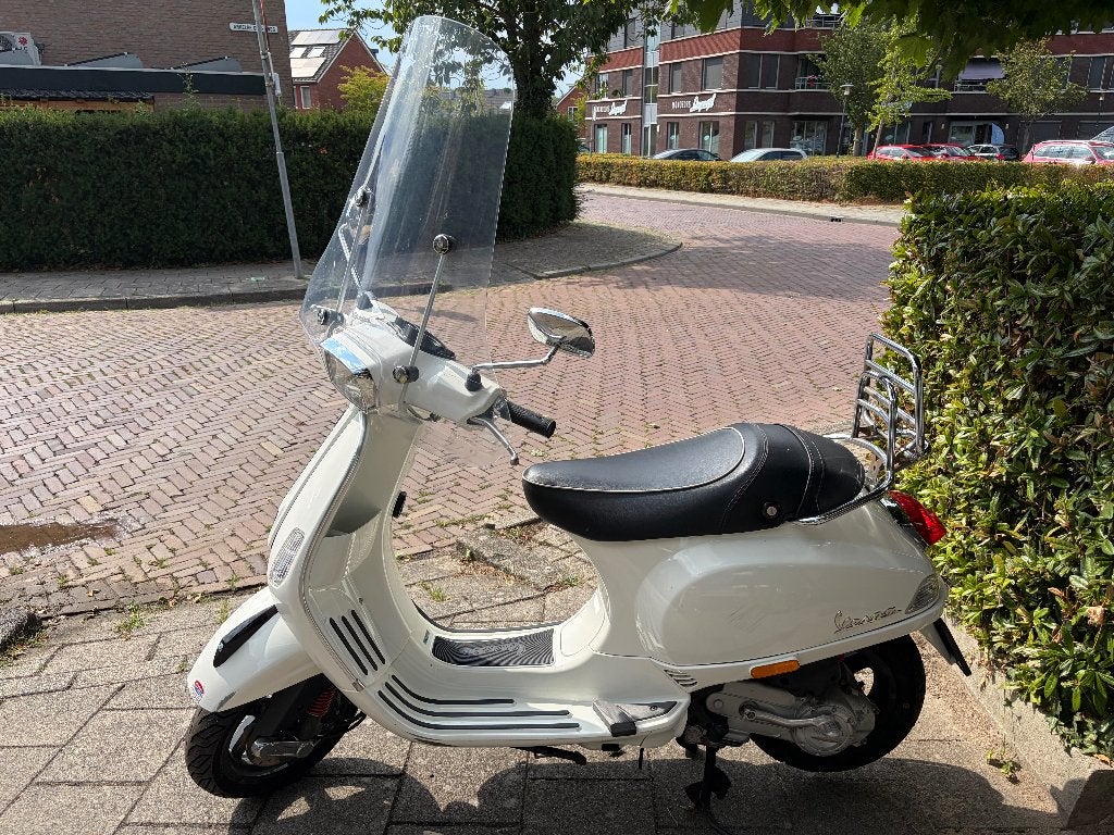 Vespa Sprint 50cc - Wit - Goed onderhouden, Ophalen, Gebruikt, Benzine, Vespa