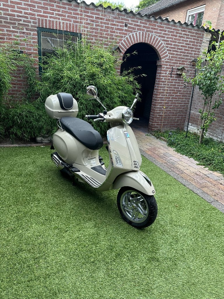 Vespa Primavera 2026, Fietsen en Brommers, Ophalen, Maximaal 45 km/u, Vespa S, Zo goed als nieuw