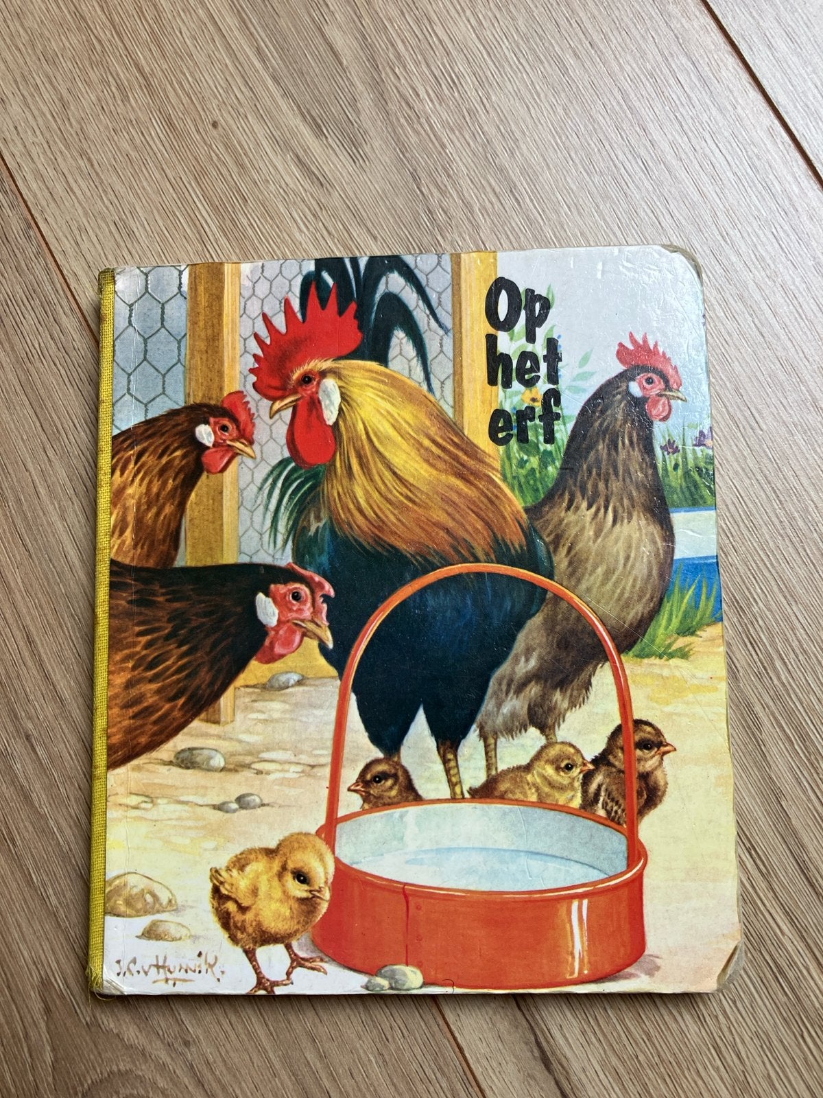 Boek Op het erf - HEMA uit 1993, Gelezen, Non-fictie, Jongen of Meisje, Ophalen of Verzenden