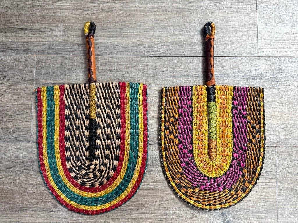 Set van 2 Afrikaanse Waaiers - Wanddecoratie, Ophalen of Verzenden, Zo goed als nieuw