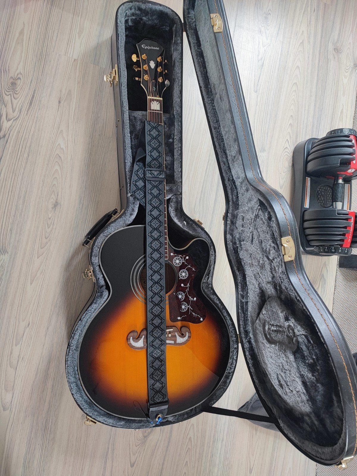 Gibson Epiphone EJ-200SCE VS acoustisch versterkt met koffer, Muziek en Instrumenten, Ophalen, Gebruikt