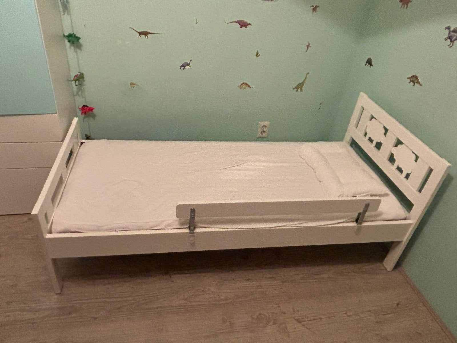 IKEA KRITTER Peuterbed Wit met Lattenbodem en Valbeveiliging, Ophalen, Gebruikt, 70 tot 85 cm, Lattenbodem