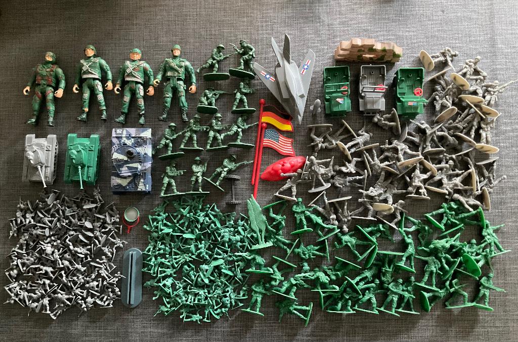 Leger Soldaatjes Klein en Grotere en meer -- B01, Verzamelen, Poppetjes en Figuurtjes, Ophalen, Zo goed als nieuw