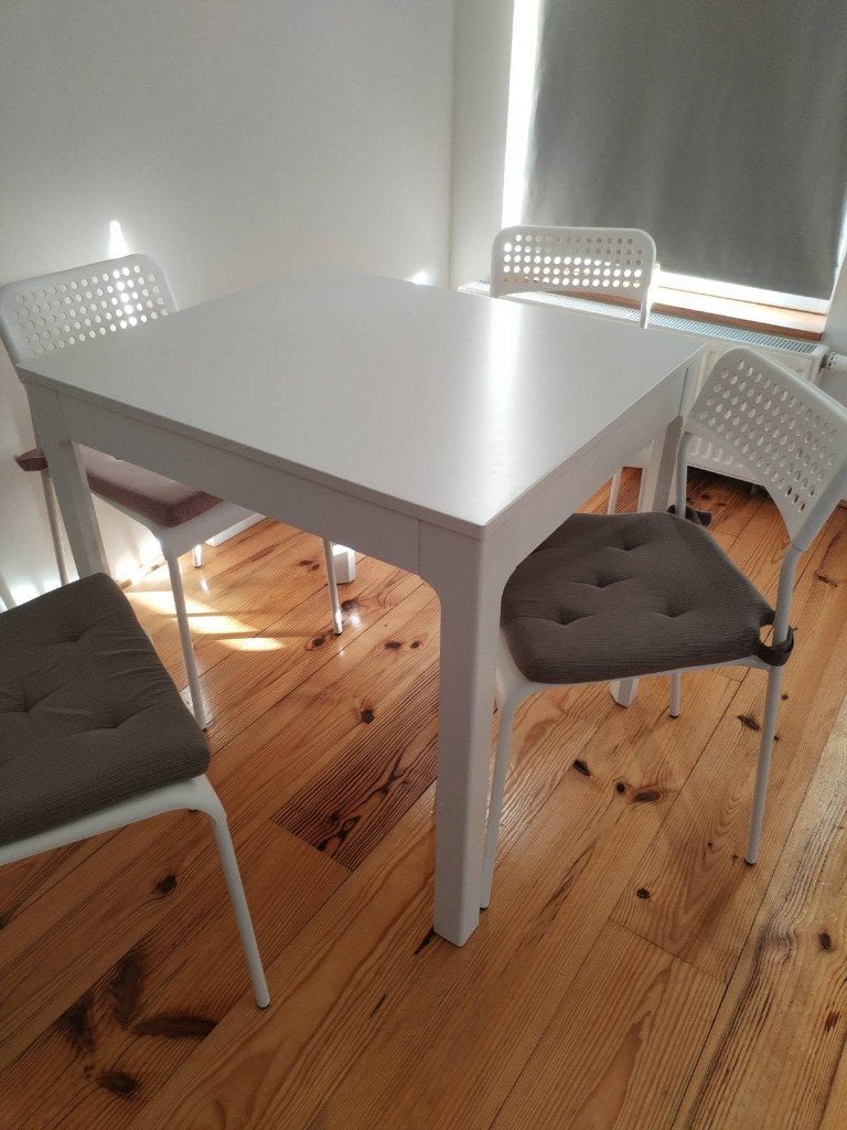 Uitschuifbare eettafel met stoelen