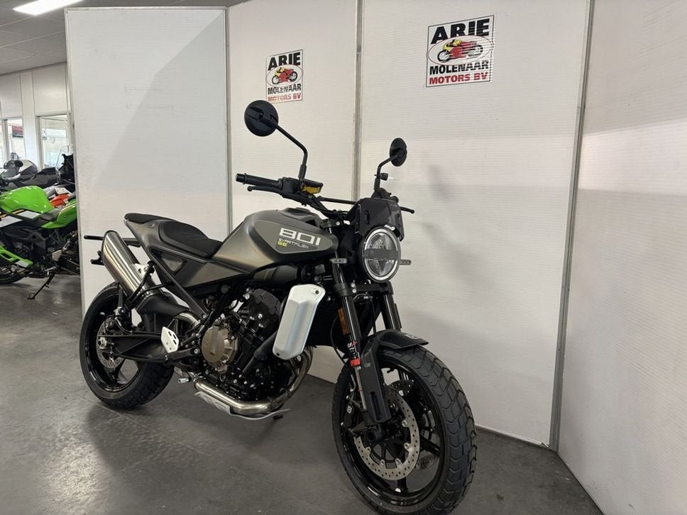 Husqvarna SVARTPILEN 801 SE (bj 2026), 2 cilinders, Bedrijf, Onbekend, Meer dan 35 kW