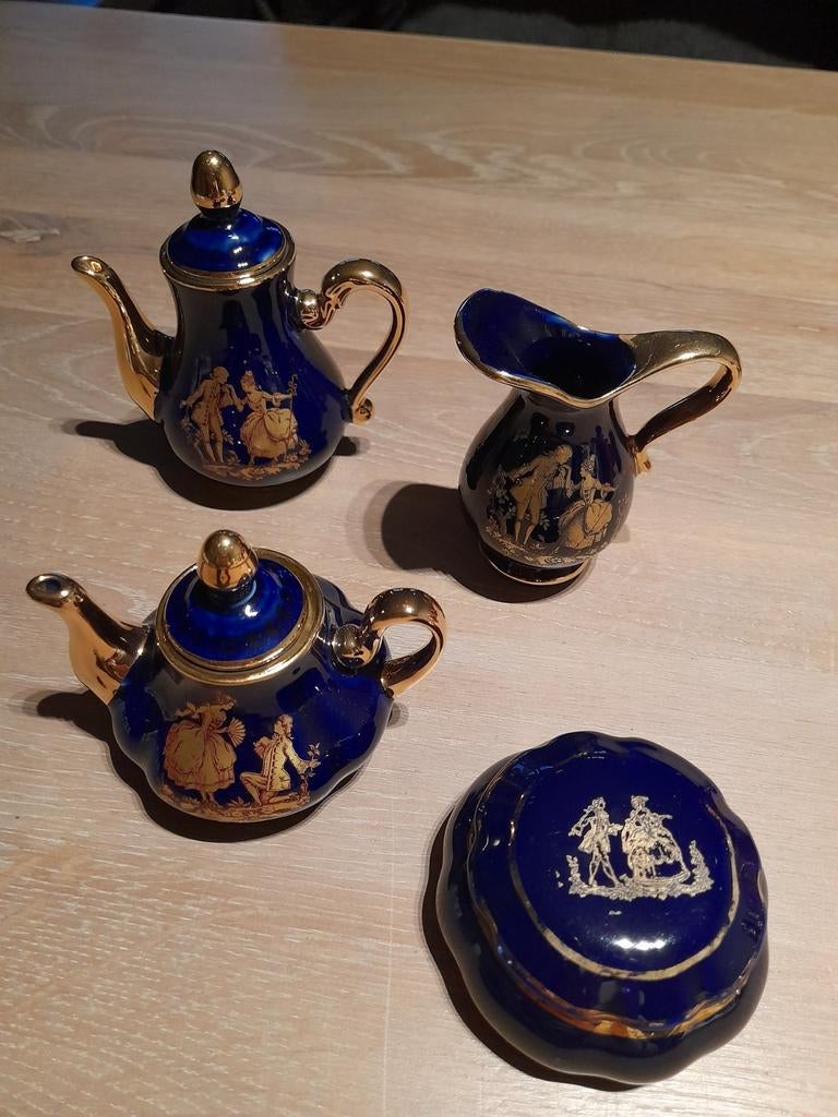 Limoges, Miniatuur theepotjes en melkkannetje, Antiek en Kunst, Antiek | Porselein, Ophalen of Verzenden