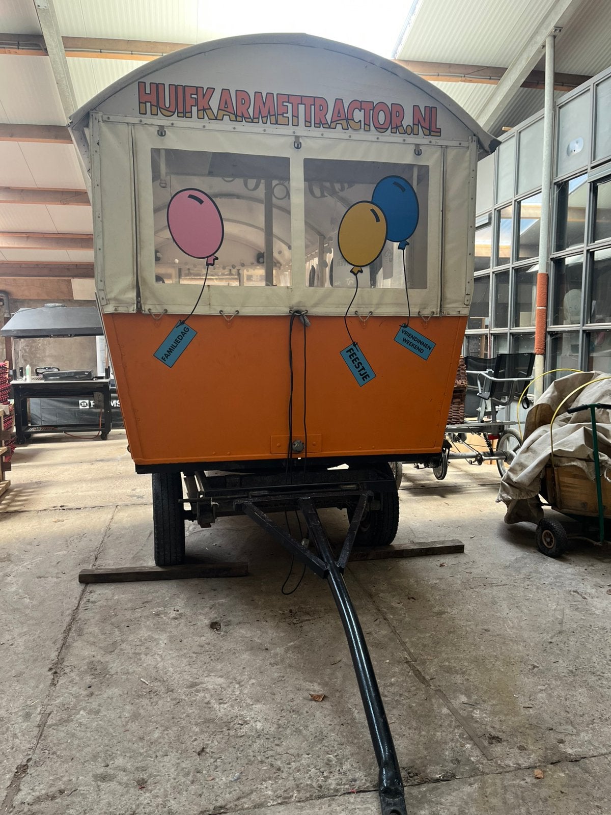 Feest kar, huifkar voor tractor, Ophalen, Carnaval