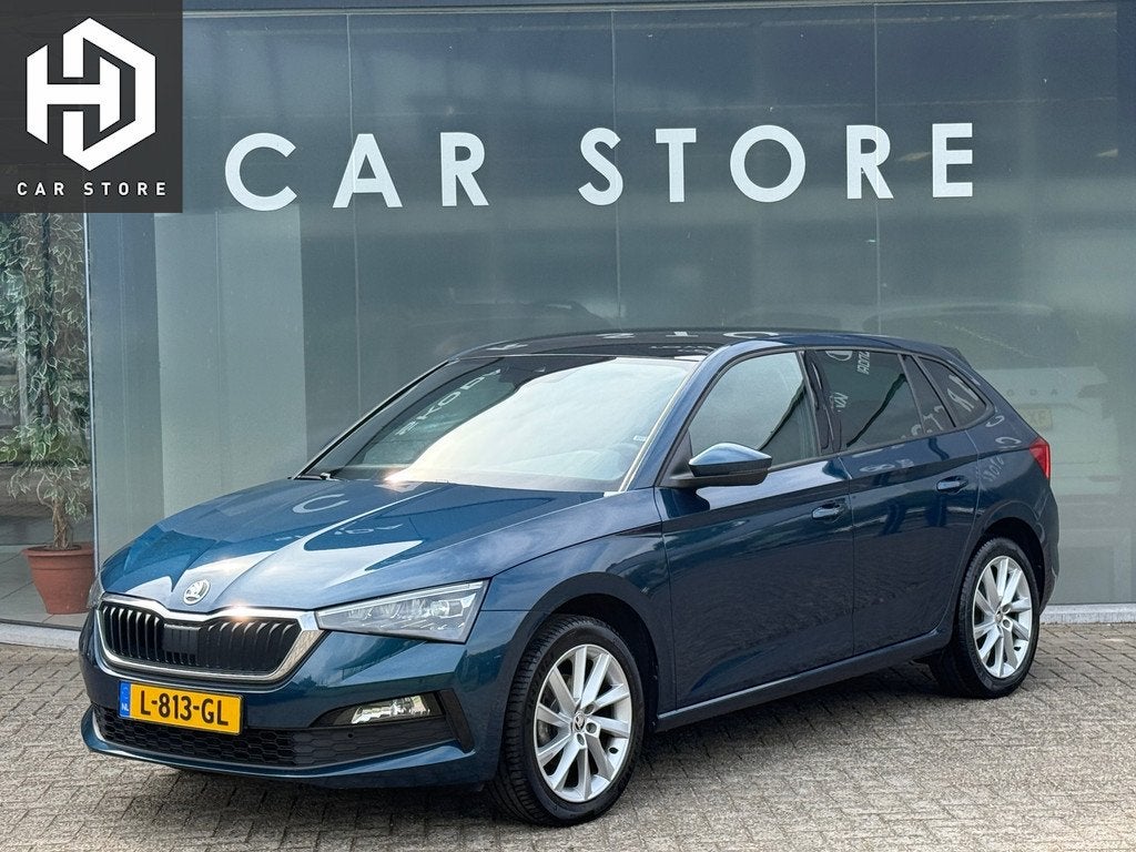 Skoda Scala 1.0 TSI 110PK DSG SPORT PANO|NAVI|CAMERA|CARPLAY, Auto's, Skoda, Gebruikt, Blauw, 620 kg, 49 €/maand