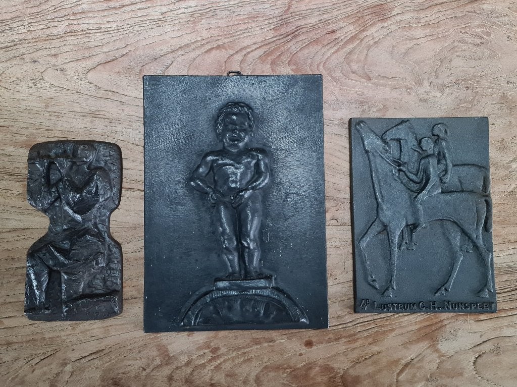 div. gietijzeren plak plaquette plaque muzikant paard 25€/st, Antiek en Kunst, Ophalen of Verzenden