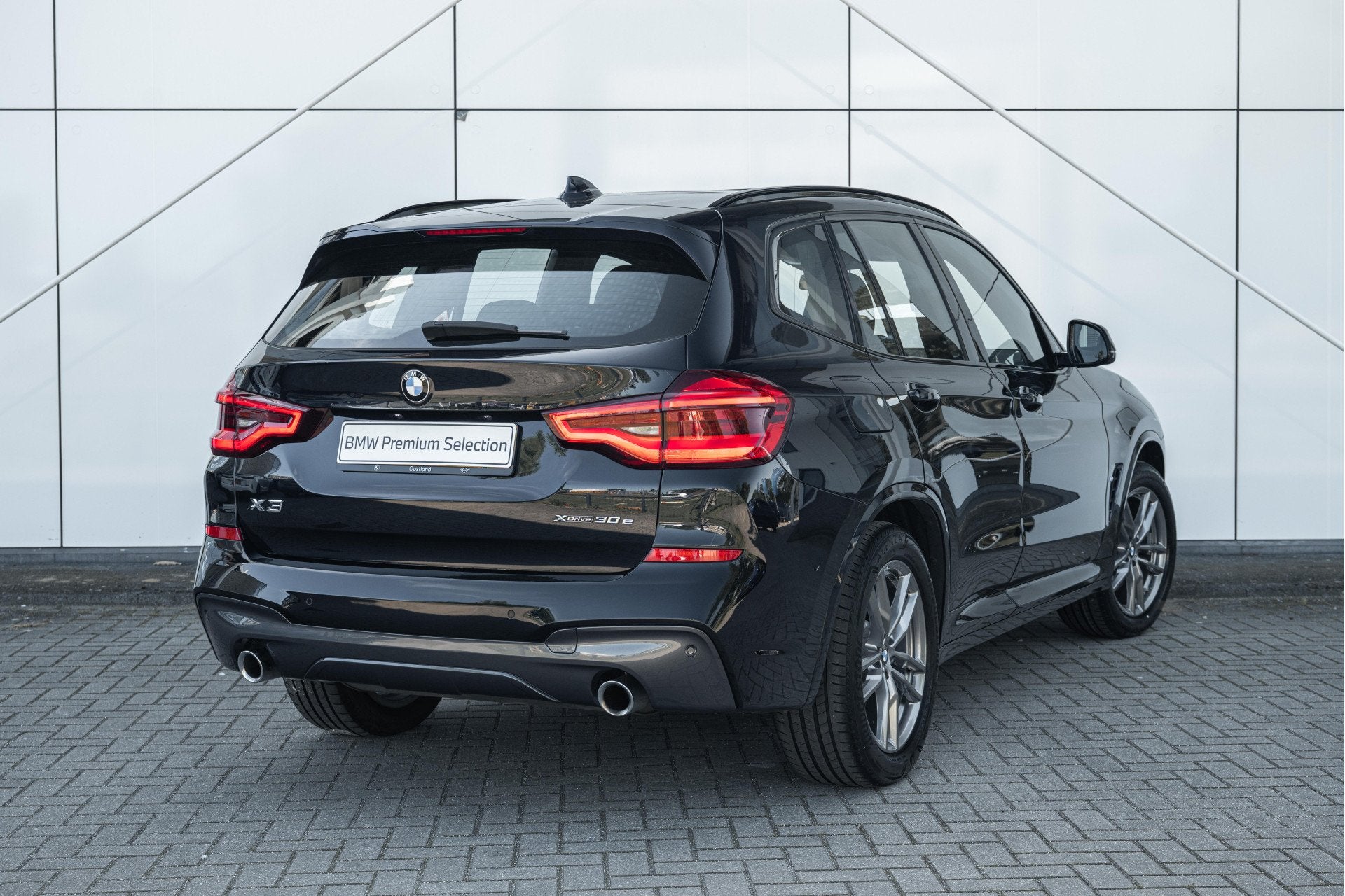 BMW X3 xDrive30e High Executive M Sport Automaat / Panoramad, Auto's, BMW, Gebruikt, 4 cilinders, Leder en Stof, Zwart