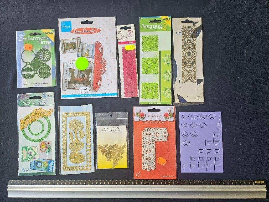 Embossing stencils set 481, Hobby en Vrije tijd, Ophalen of Verzenden, Zo goed als nieuw, Overige thema's, Pons of Mal