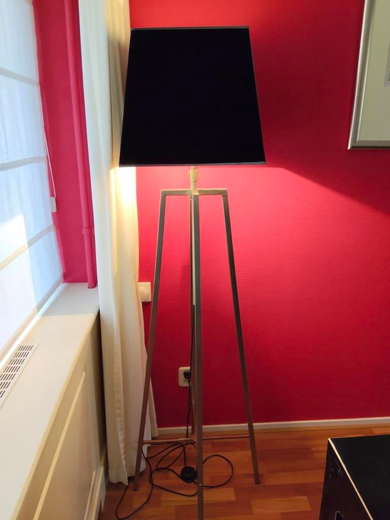 Staande lamp Byron &Jones, Huis en Inrichting, Lampen | Vloerlampen, Zo goed als nieuw, 150 tot 200 cm, Ophalen of Verzenden