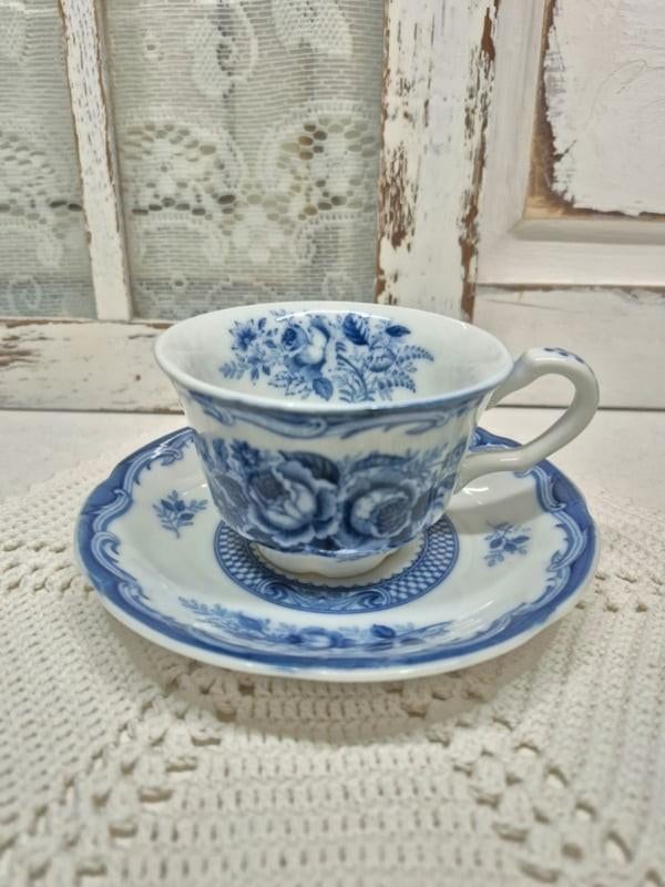 Blue Rose Japan, kop en schotel,  2 beschikbaar, Antiek en Kunst, Antiek | Servies los, Ophalen of Verzenden