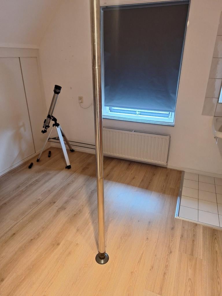 Stevige paal voor paalsport / paaldansen, Ophalen