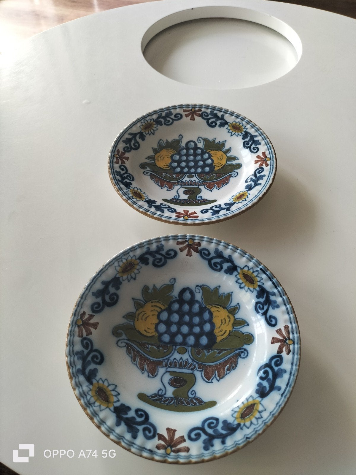 2 Antieke Makkummer Wandbordjes - Fruitmotief, Ophalen of Verzenden