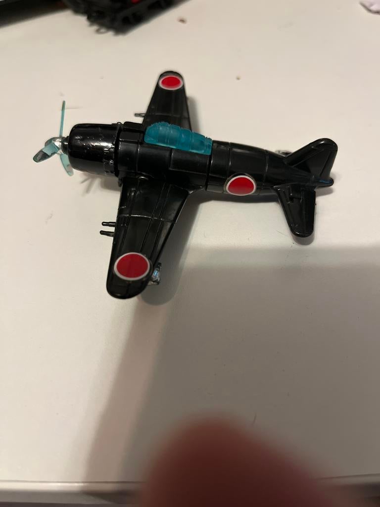 Vintage Japans Vliegtuig Model - Zwart met Rode Cirkels, Antiek en Kunst, Antiek | Speelgoed, Ophalen of Verzenden