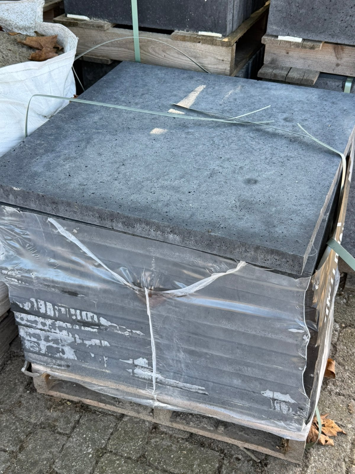 11 stuks Oud Hollandse tegels 80x80x5cm Antraciet RESTPARTIJ, Ophalen, Nieuw, Beton, Terrastegels