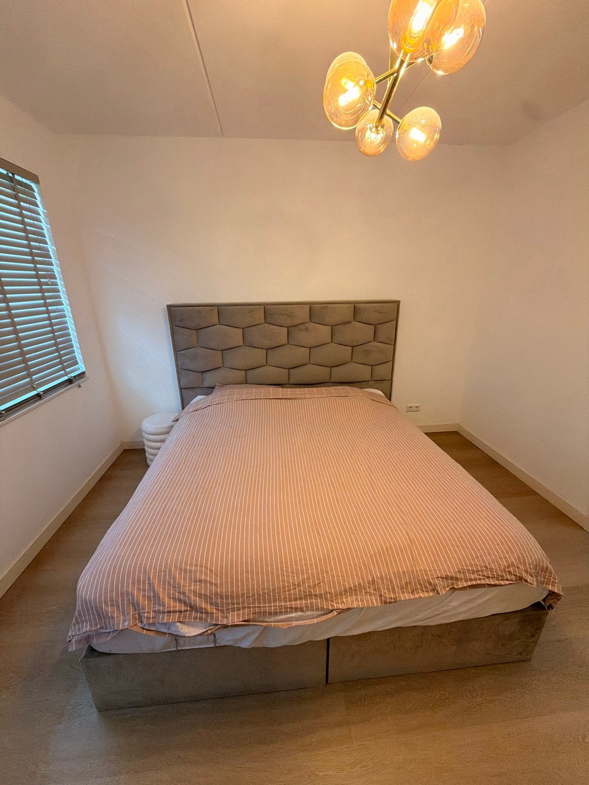 Boxspring opbergruimte en hoofdbord, Ophalen, Beige, Tweepersoons, Zo goed als nieuw
