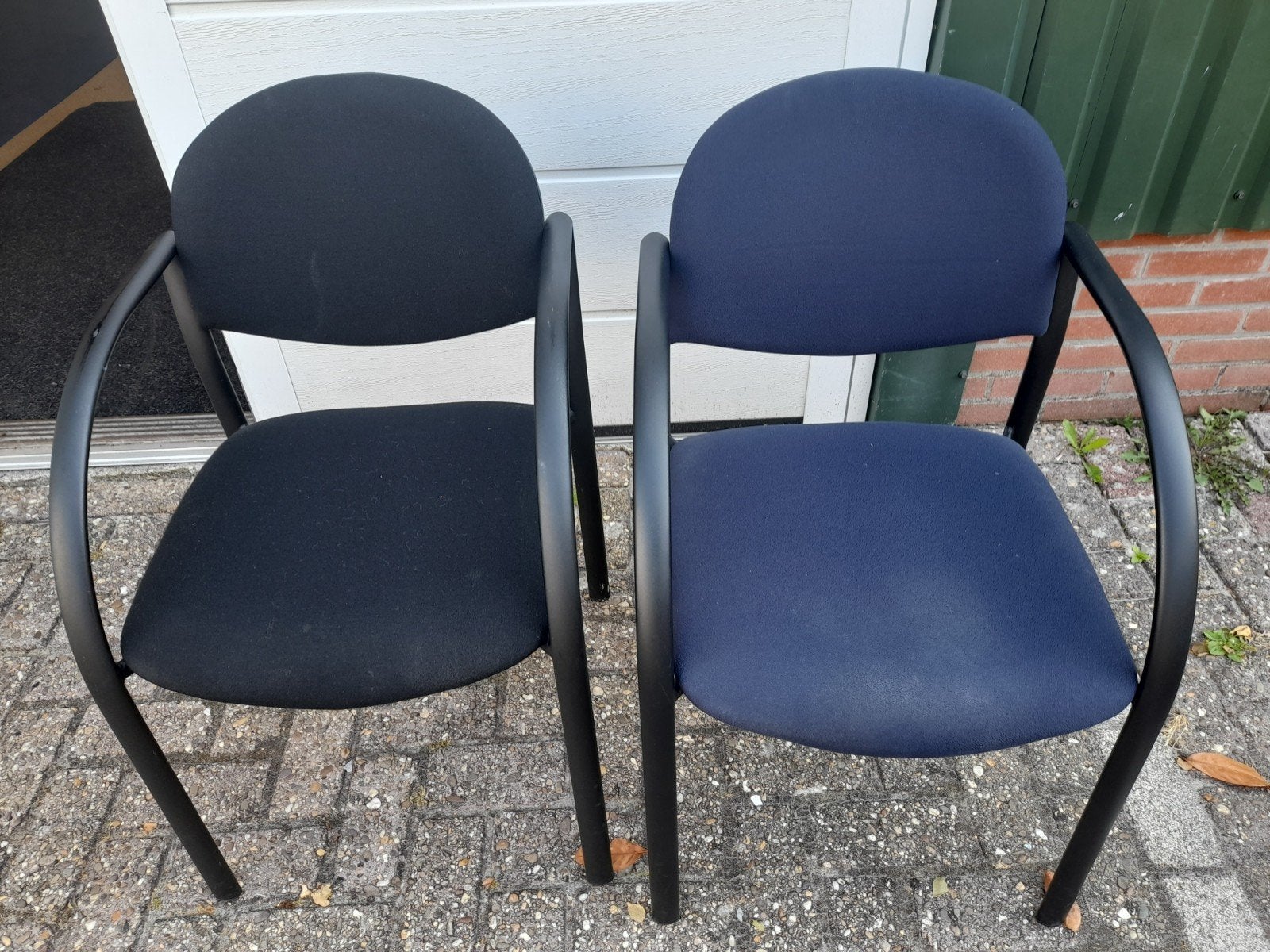 2 stapelbare stoelen., Ophalen, Blauw, Vijf, Zes of meer stoelen