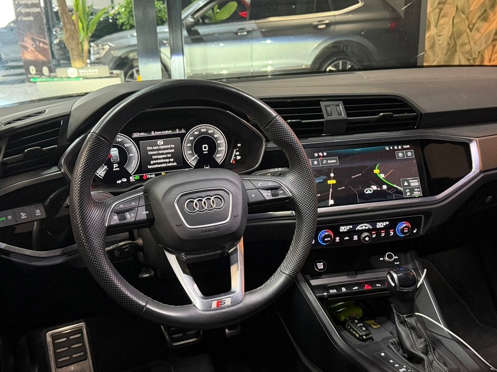 Audi Q3 Sportback 45 TFSI e S Edition|245pk|Plug-in Hybrid|D, Auto's, Gebruikt, Met garantie (alle), Leder en Stof, Zwart