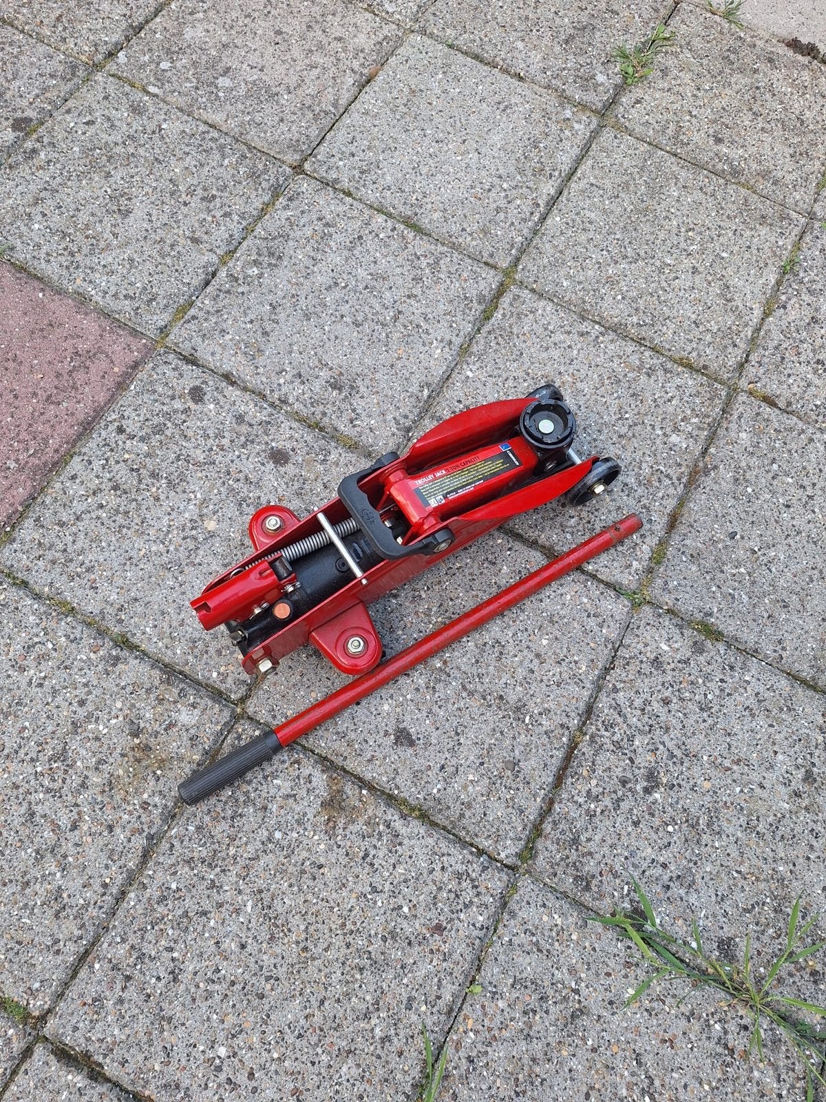 Rode Garagekrik - 2 Ton Capaciteit, Ophalen, Zo goed als nieuw, Hydraulisch, Garagekrik