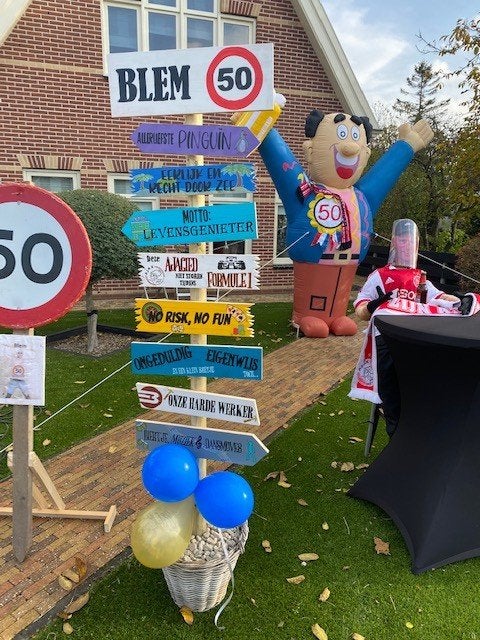 Jubileumborden op maat | Sarah, Abraham & Feestborden, Info@rwhoutidee.nl, Nieuw, Ophalen of Verzenden, RW Houtidee | Handgemaakte houten jubileumborden, Sarah en Abraham borden, verjaardagsborden, houten wegwijzers, feestborden, bruiloft decoratie en tuinfeestborden op maat. Persoonlijke teksten, kleuren en vormen. Uniek houten maatwerk!