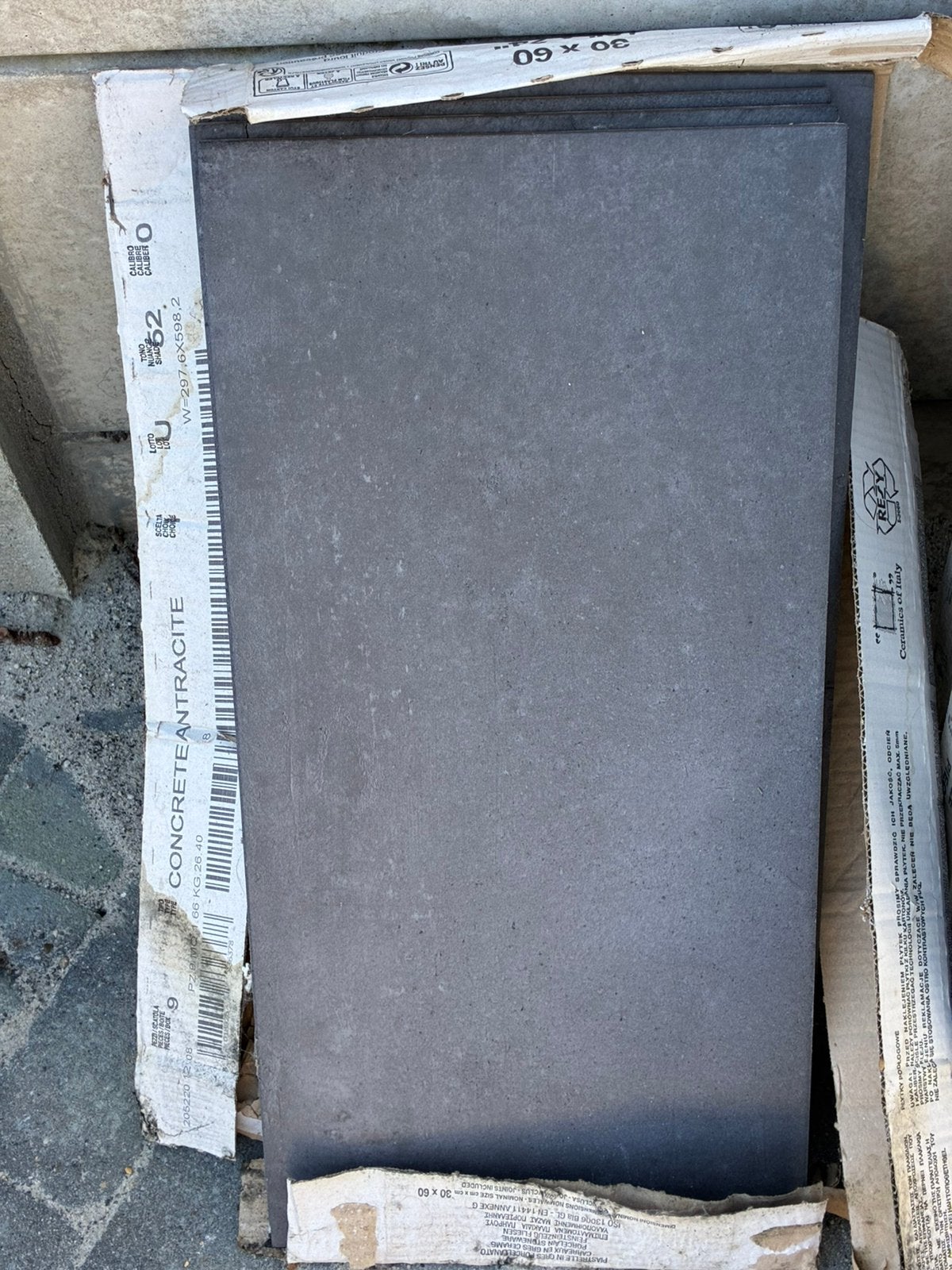 Keramische tegel betonlook antraciet, Doe-het-zelf en Verbouw, Tegels, Ophalen, 60 cm of meer, Keramiek, Zo goed als nieuw