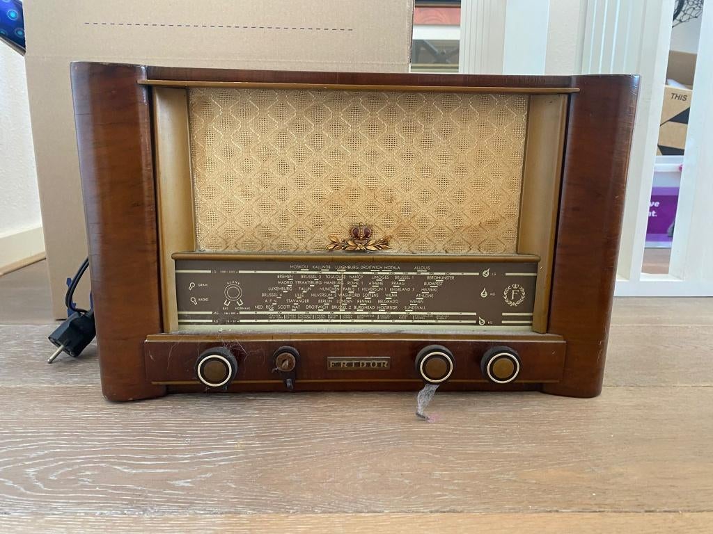 lampen radio Fridor, Ophalen