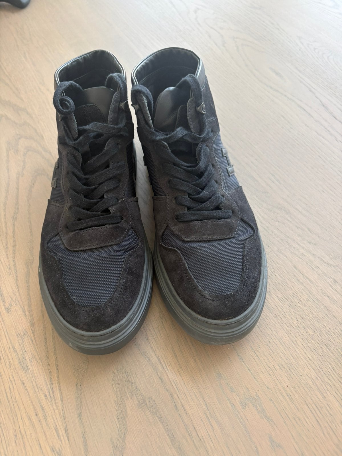 Hogan halfhoge donkerblauwe sneakers maat 42, Kleding | Heren, Schoenen, Blauw, Ophalen of Verzenden, Sneakers of Gympen, Zo goed als nieuw