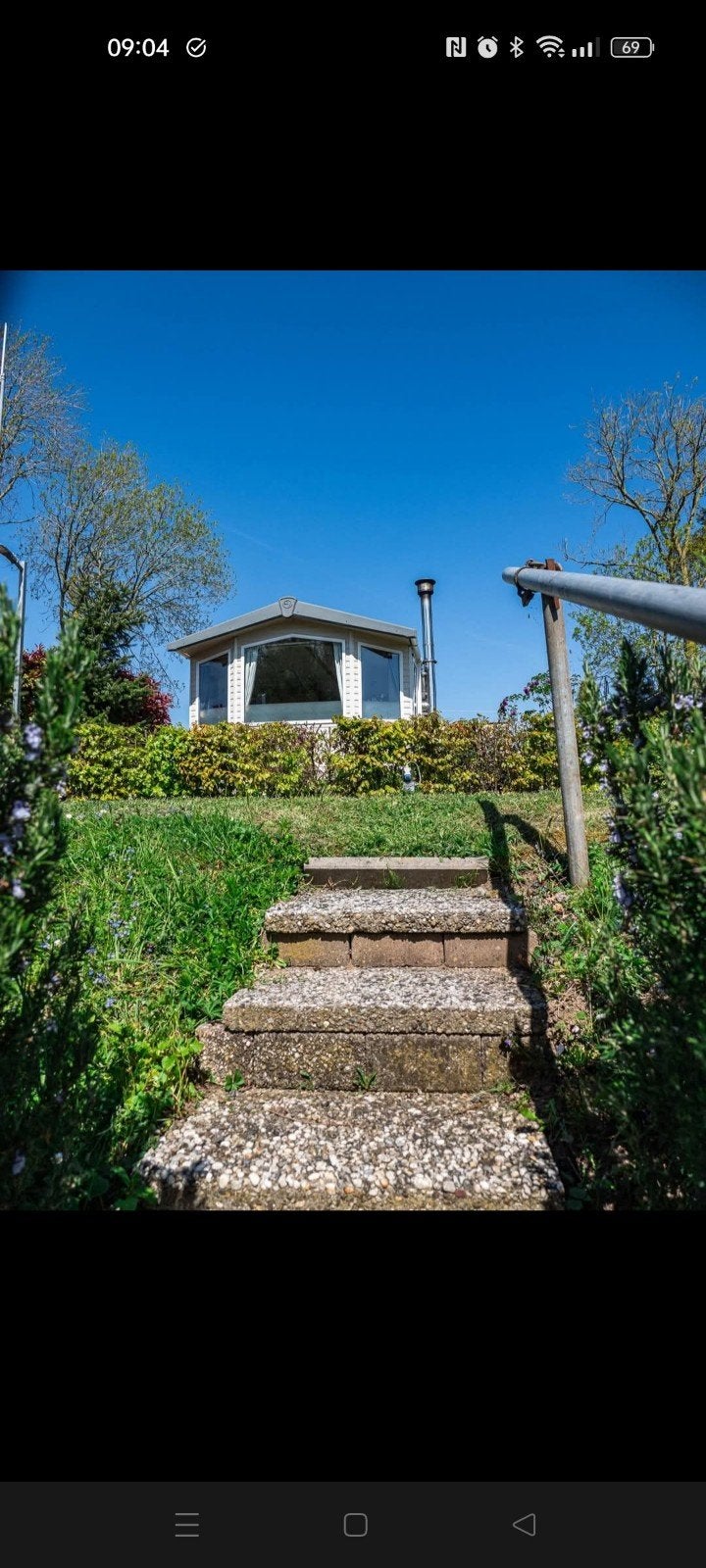 Te koop chalet/stacaravan op bijzonder mooie locatie.