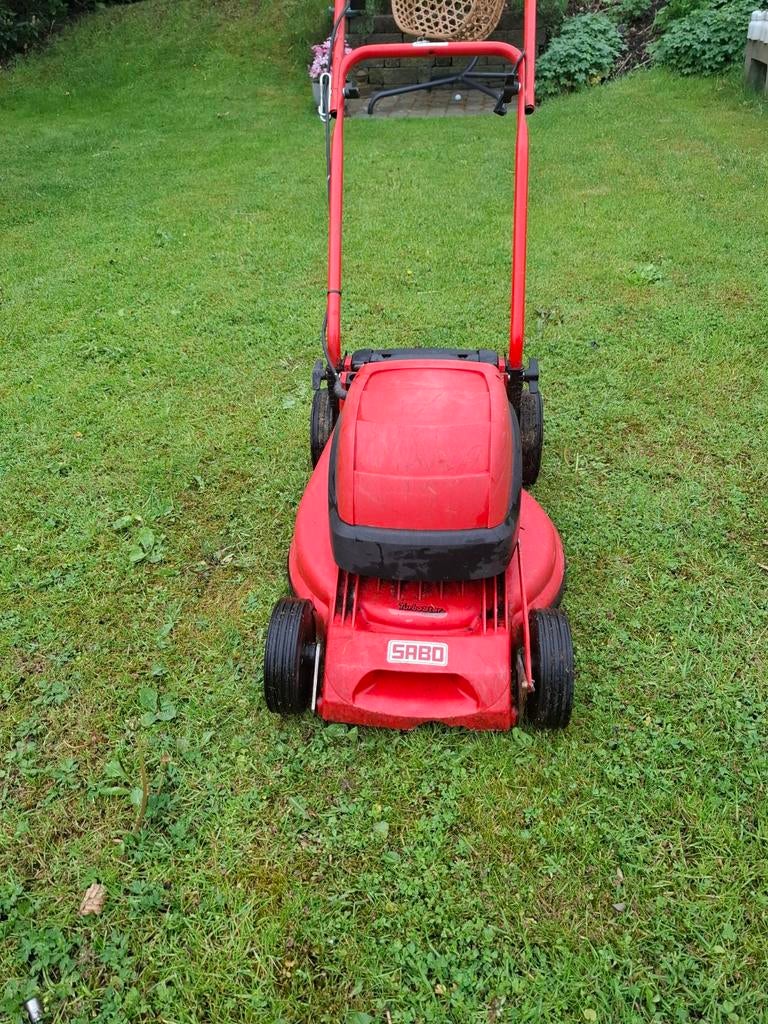 Sabo elektrische grasmaaier 40 cm - maait ook nat gras, Sabo, Gebruikt, Elektrische grasmaaier, Ophalen of Verzenden