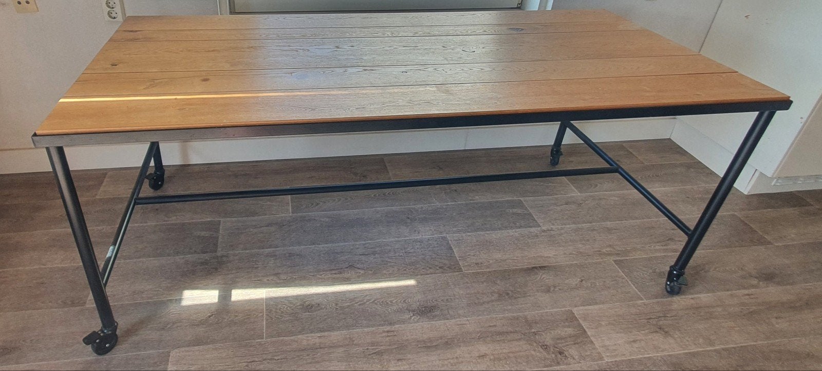 ZSM ophalen: Houten Ikea tafel op wielen, Ophalen, Gebruikt, 50 tot 100 cm, Vijf personen of meer