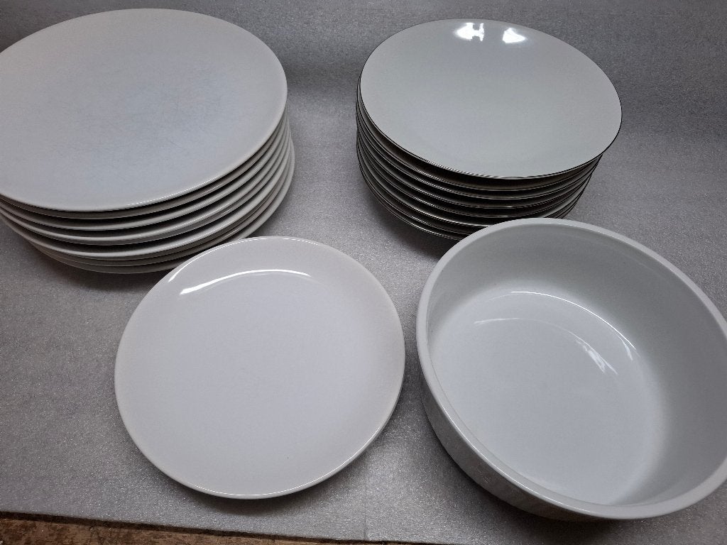 Wit servies: Platte en Diepe Borden en Schaal, Ophalen, Gebruikt, Keramiek, Modern