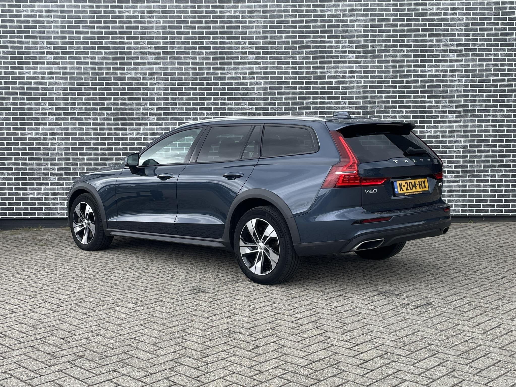 Volvo V60 Cross Country 2.0 B5 AWD Pro | Trekhaak | Panorama, Auto's, 15 km/l, Euro 6, Blauw, Vierwielaandrijving
